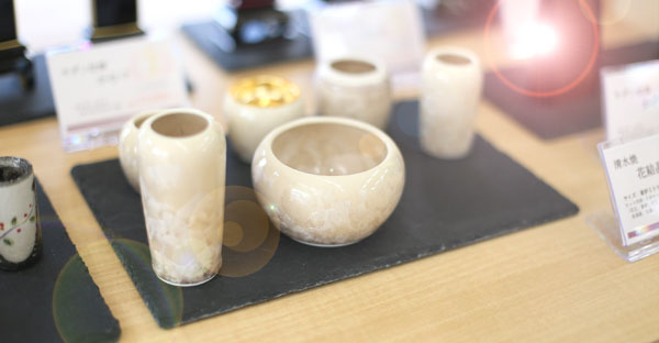 沖縄のコンパクトな仏壇に配置する仏具