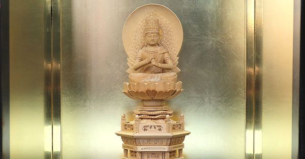 沖縄で守り本尊を祀るミニ仏壇☆ニーズ急増の背景と迎え入れ